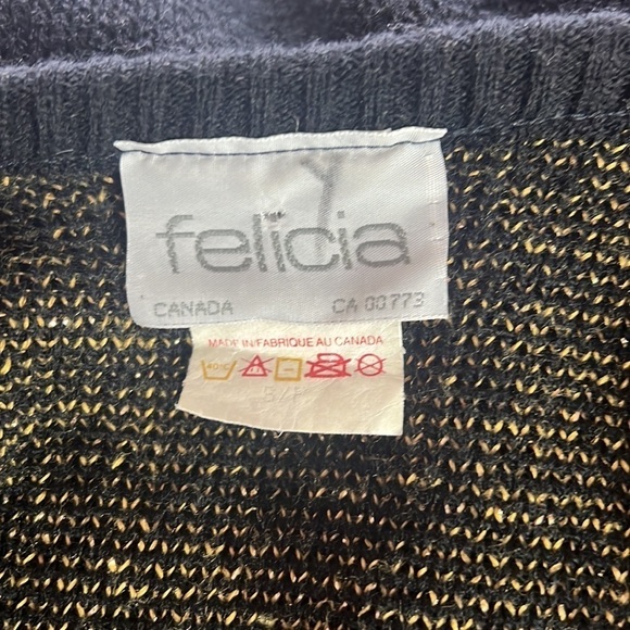 Vintage 🧚♀️Felicia Black/Gold Sparkly Metallic 80’s Sweater - Picture 6 of 9